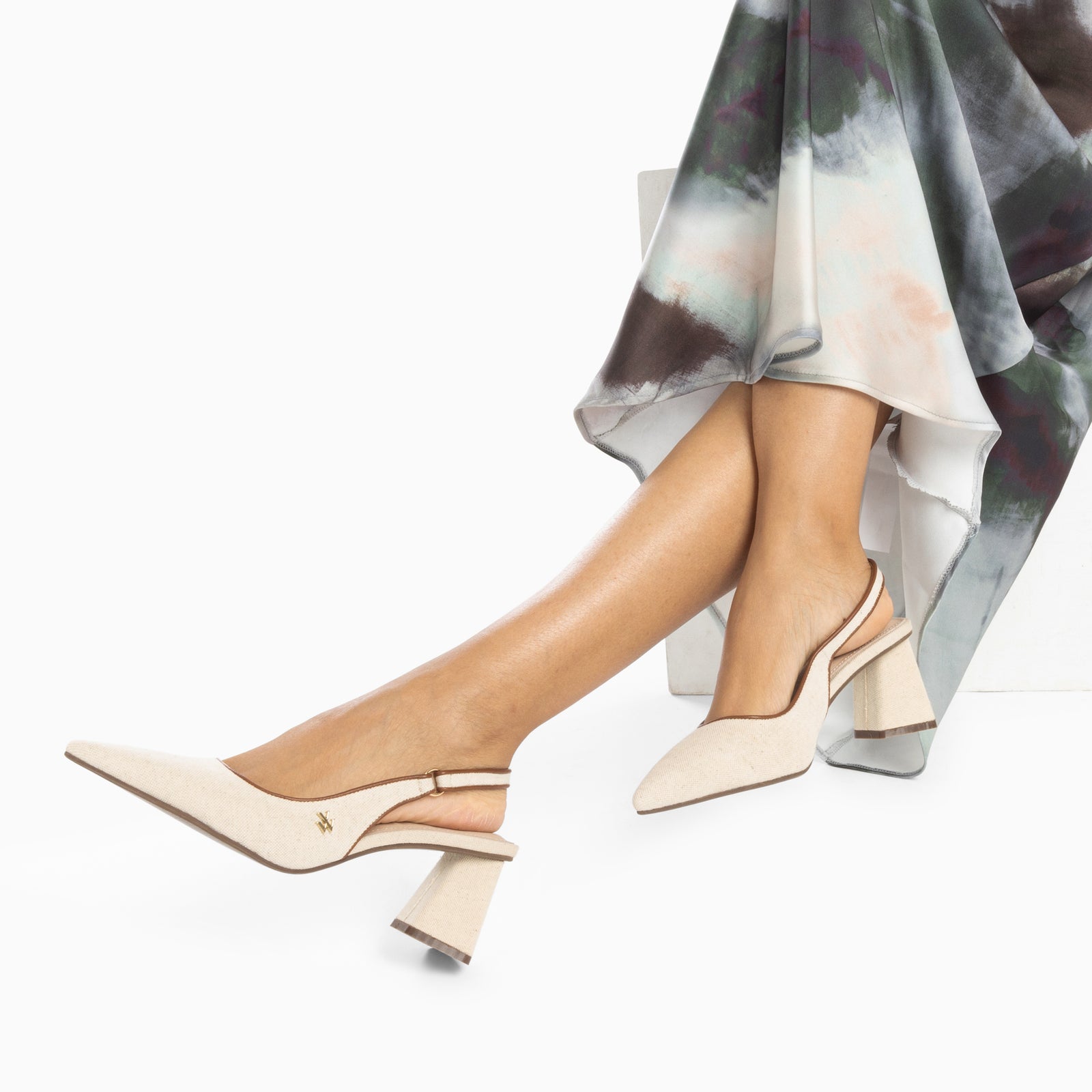 Style Inspiration: Chanel Two-Tone Slingback Pumps  Fashion week outfit, Fashion  shoes heels, Chanel slingback